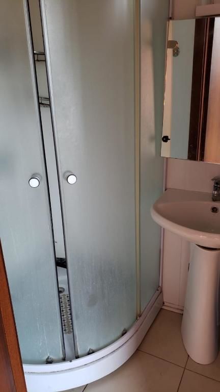 Дома для отпуска Сдам дом с участком возле моря Одесса-16